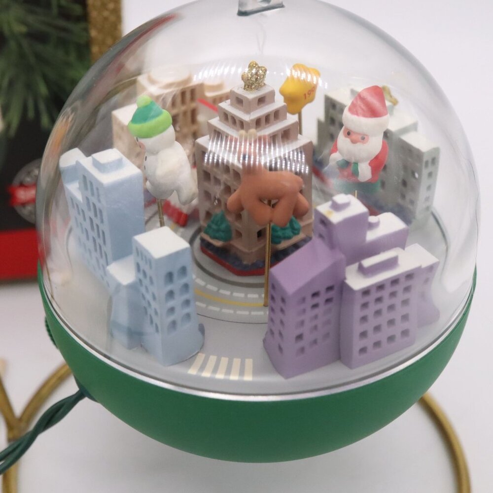 Hallmark Christmas Parade Magic Light & Motion Christmas Ornament Works - Picture 3 of 7